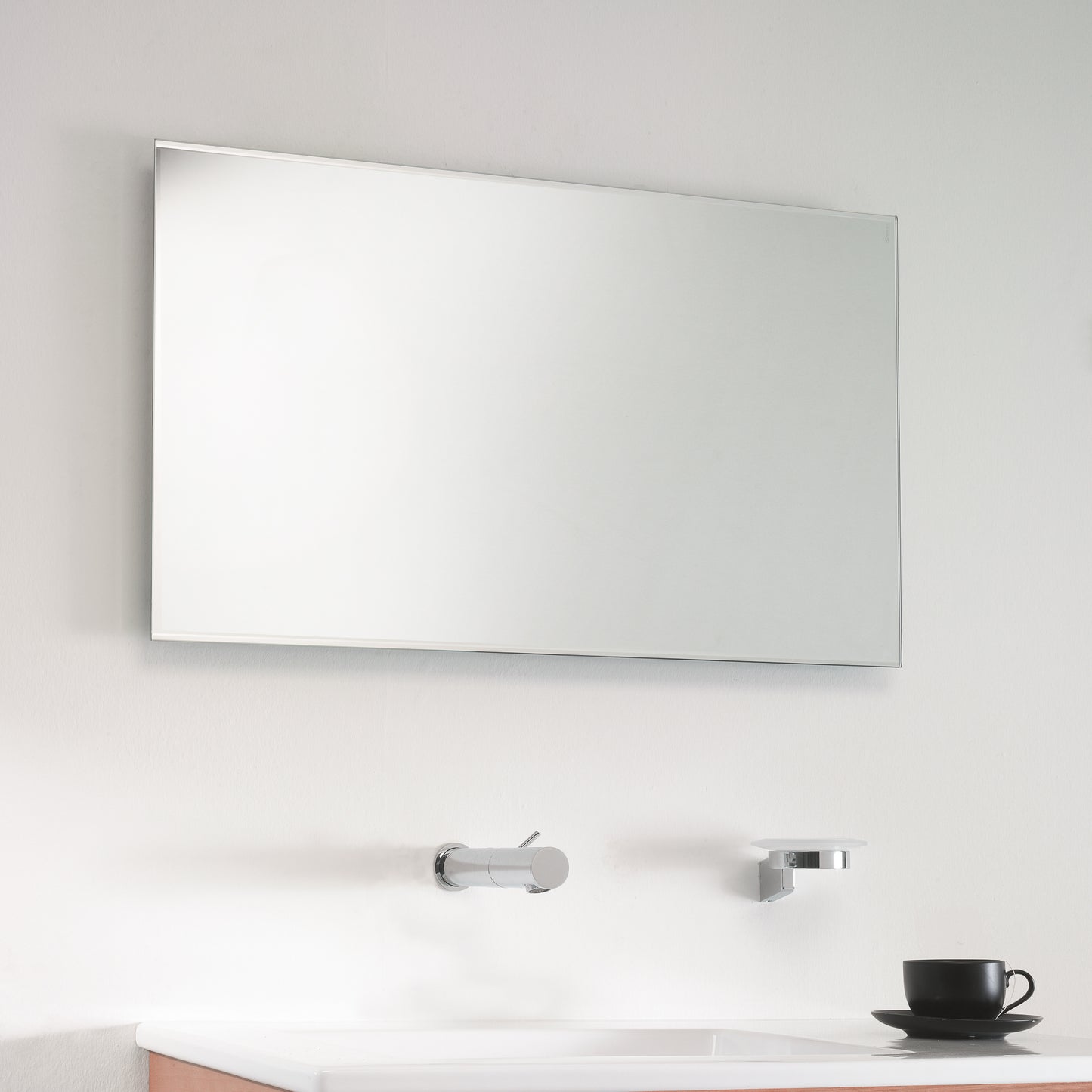 SONIA -MIRROR BASIC 32" X 48"