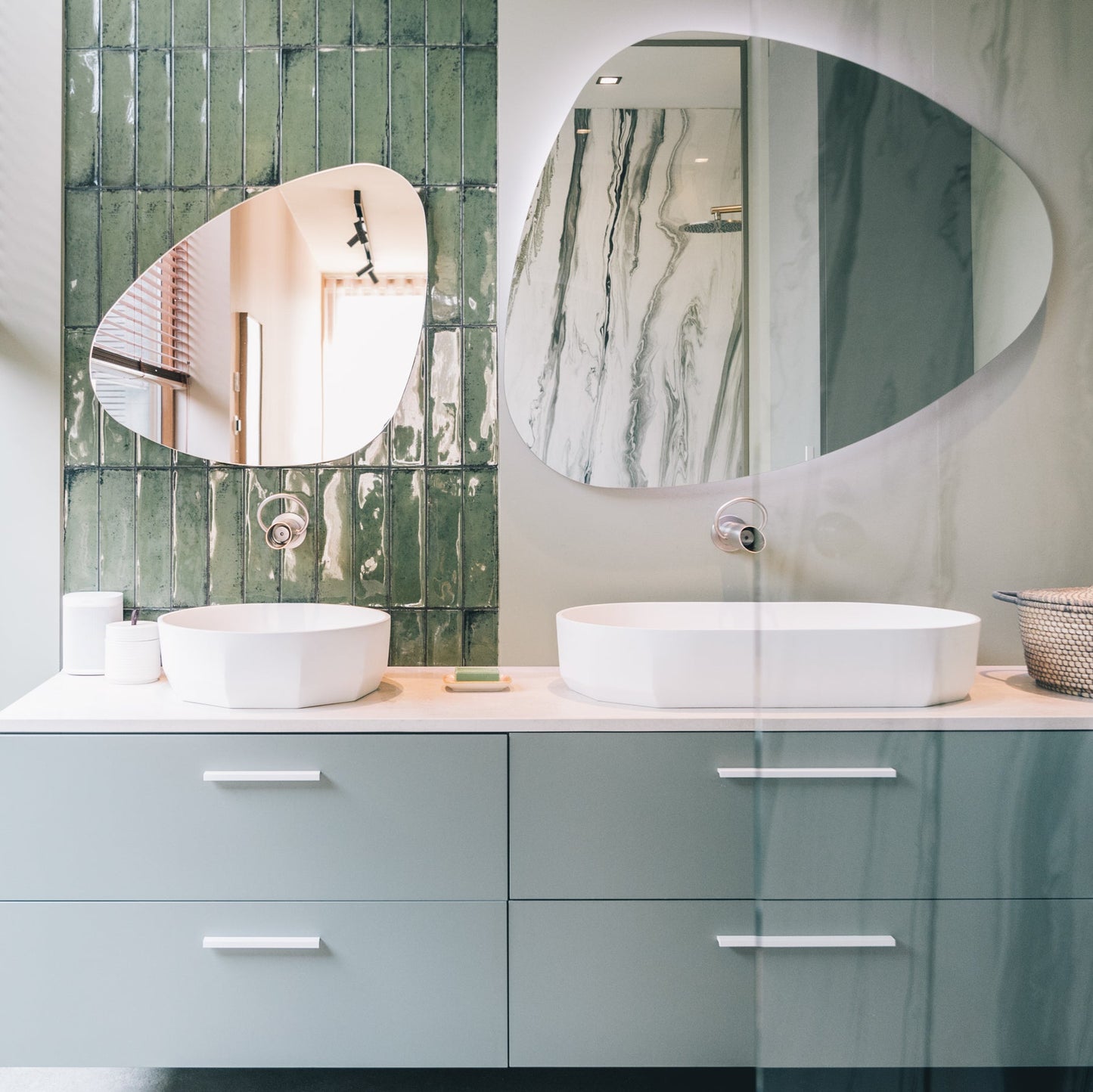 JEE-O Bloom Sink Low top mounted Matte White