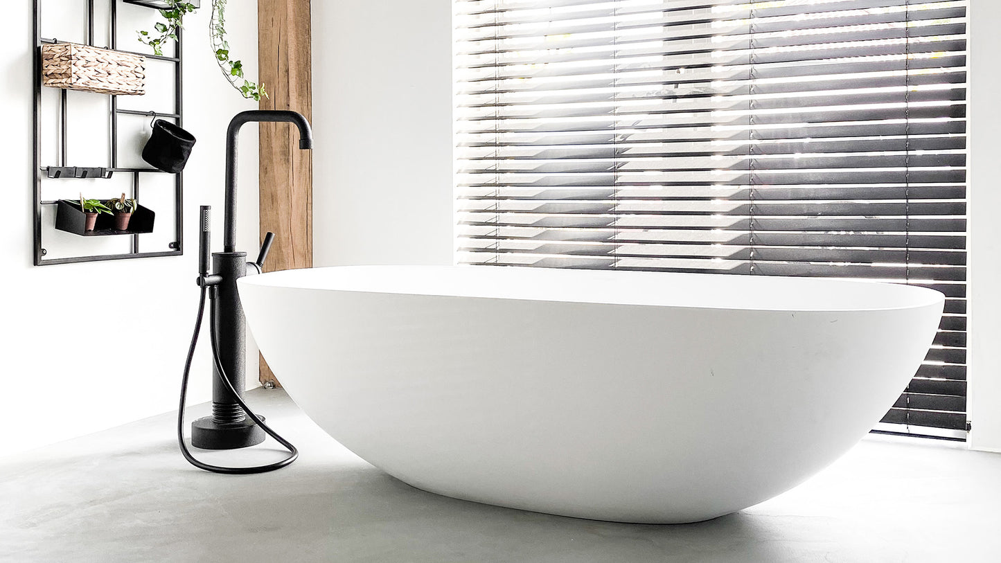 JEE-O Soho Bath Faucet Freestanding Stainless Steel Hammercoated Black