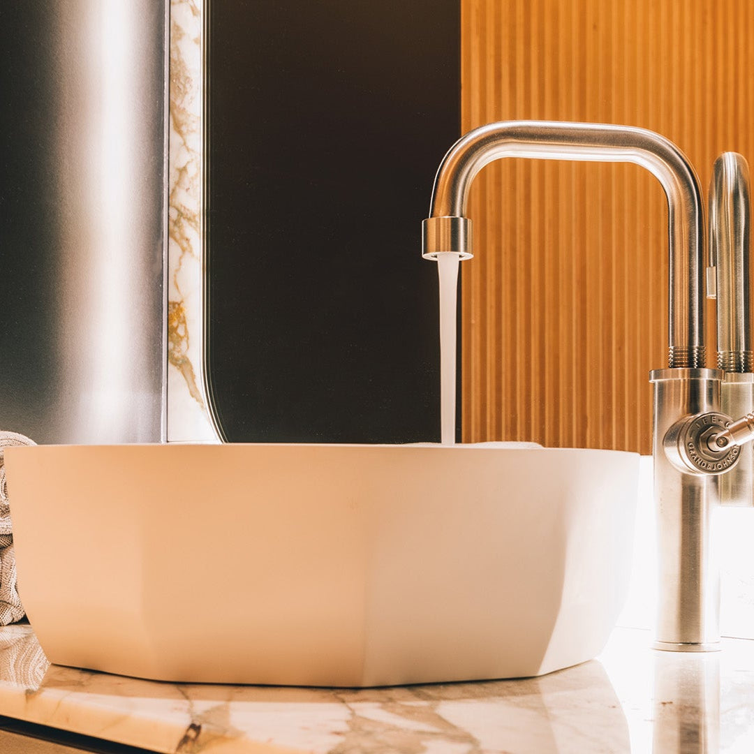 JEE-O Bloom Sink Floorstanding Matte White