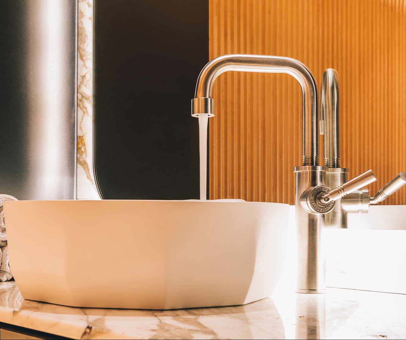 JEE-O Bloom Sink Low top mounted Matte White