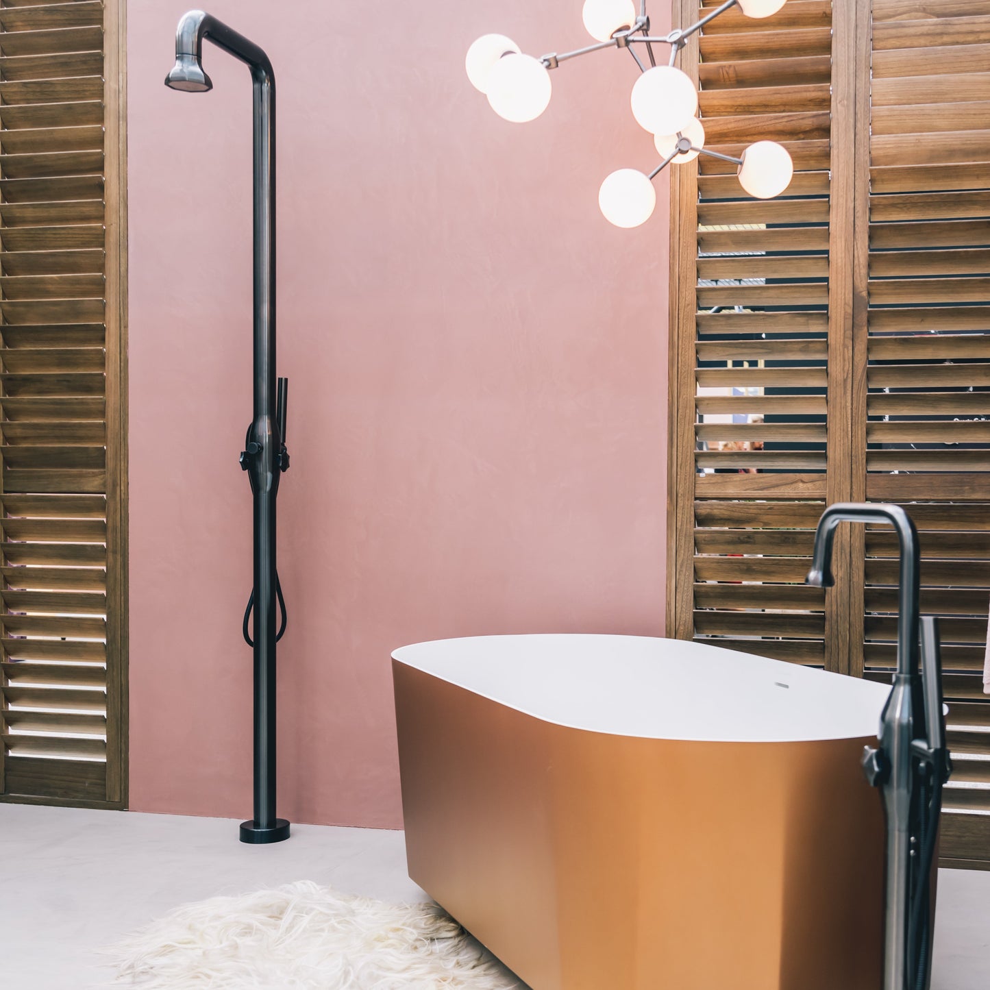 JEE-O Bloom Shower 01 Freestanding Shower Faucet Stainless Steel - Gun Metal