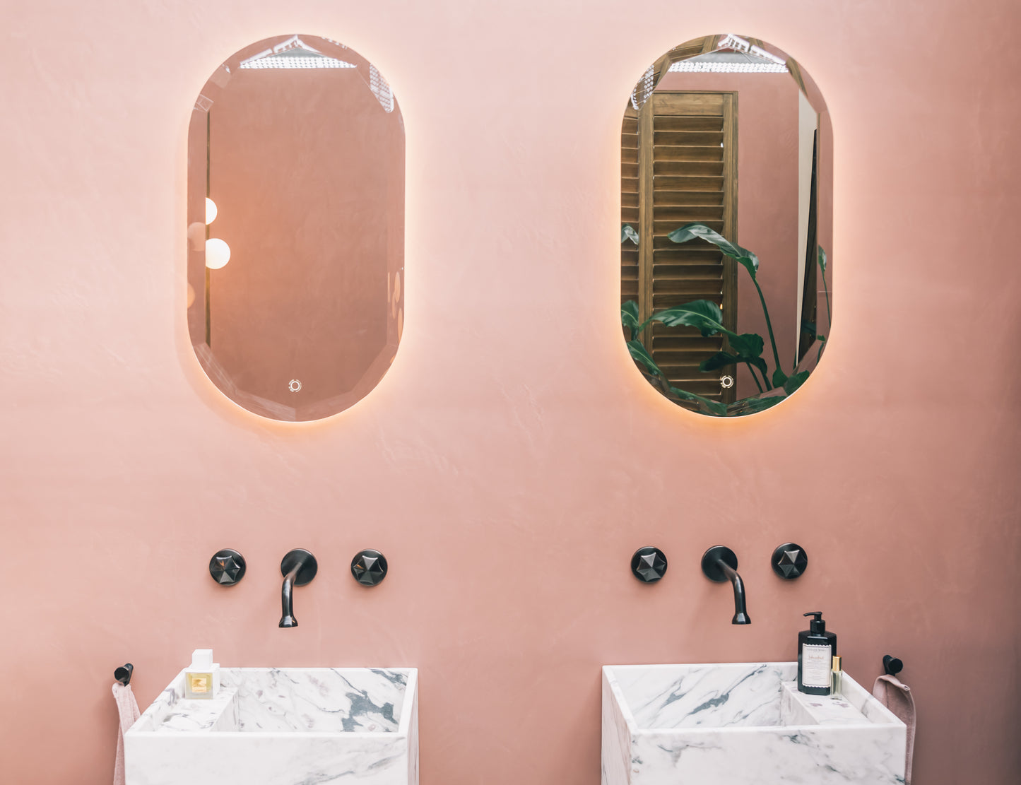JEE-O Bloom Mirror 18"" with adjustable LED backlight