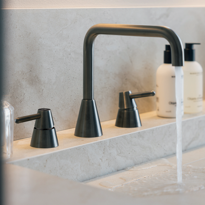 JEE-O Cone Basin Faucet 3 Hole - Stainless Steel Brushed