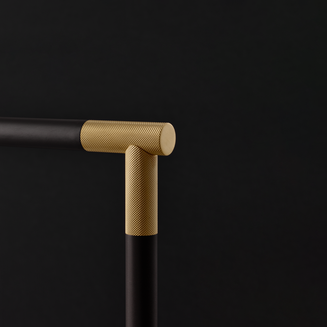 DW CLUB HT Towel stand Dark Metal Matte