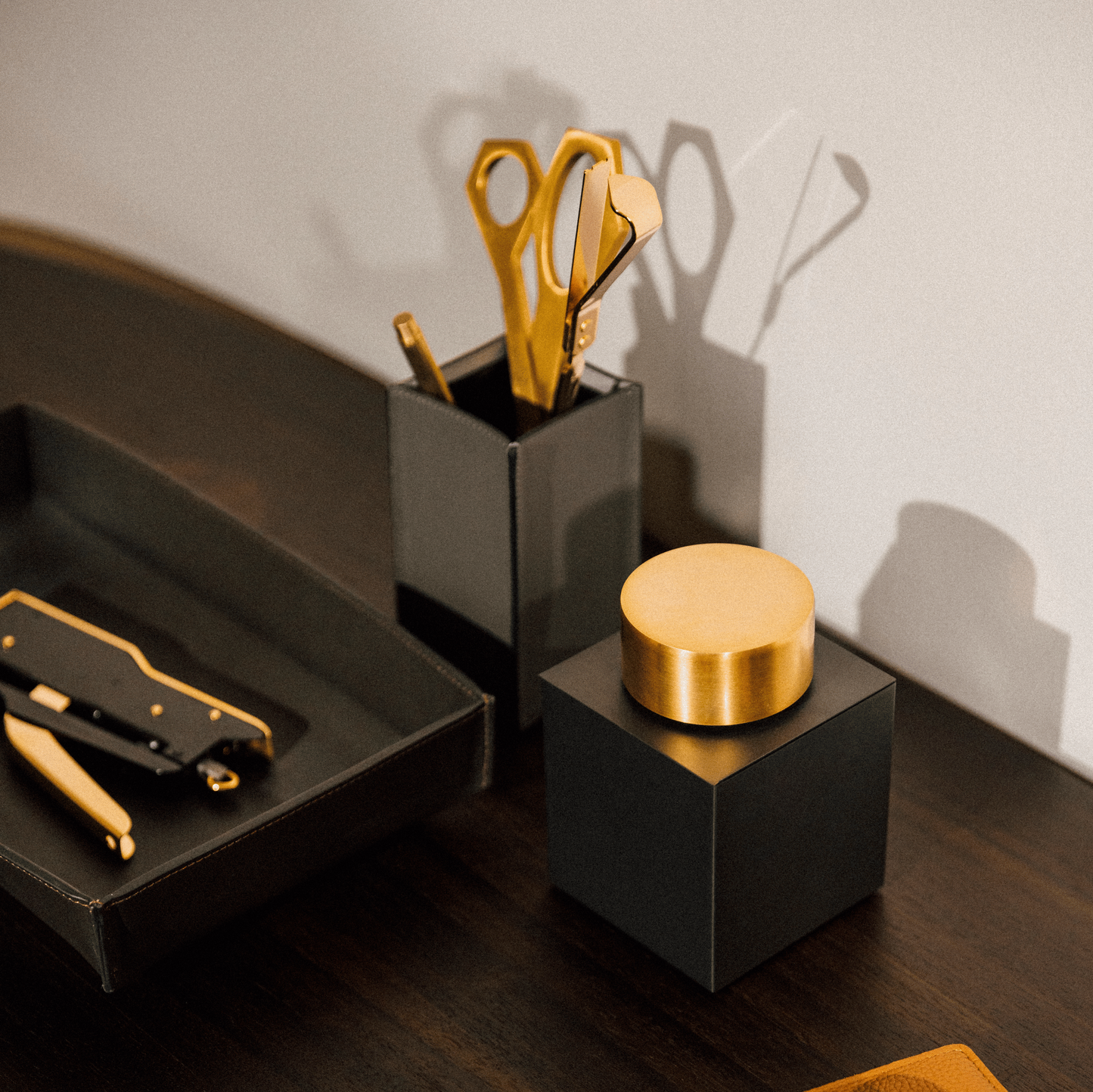 DW DW 3655 N Multi-purpose box with lid Dark Metal Matte / Gold Matte 24 Carat