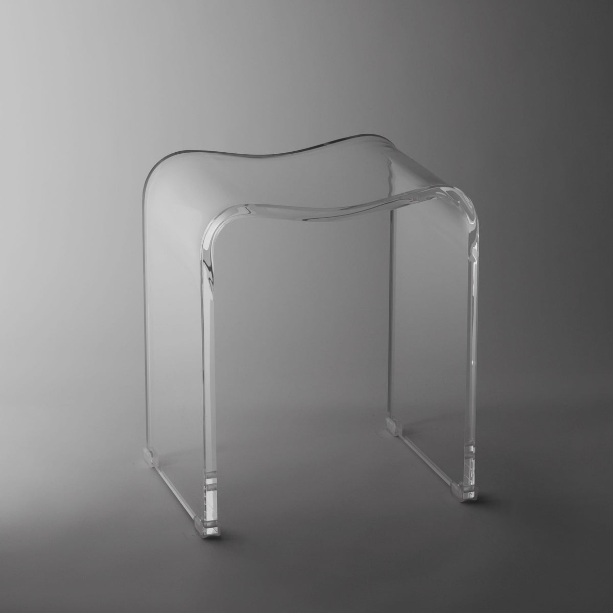 DW 2000 Stool - Acrylic Clear