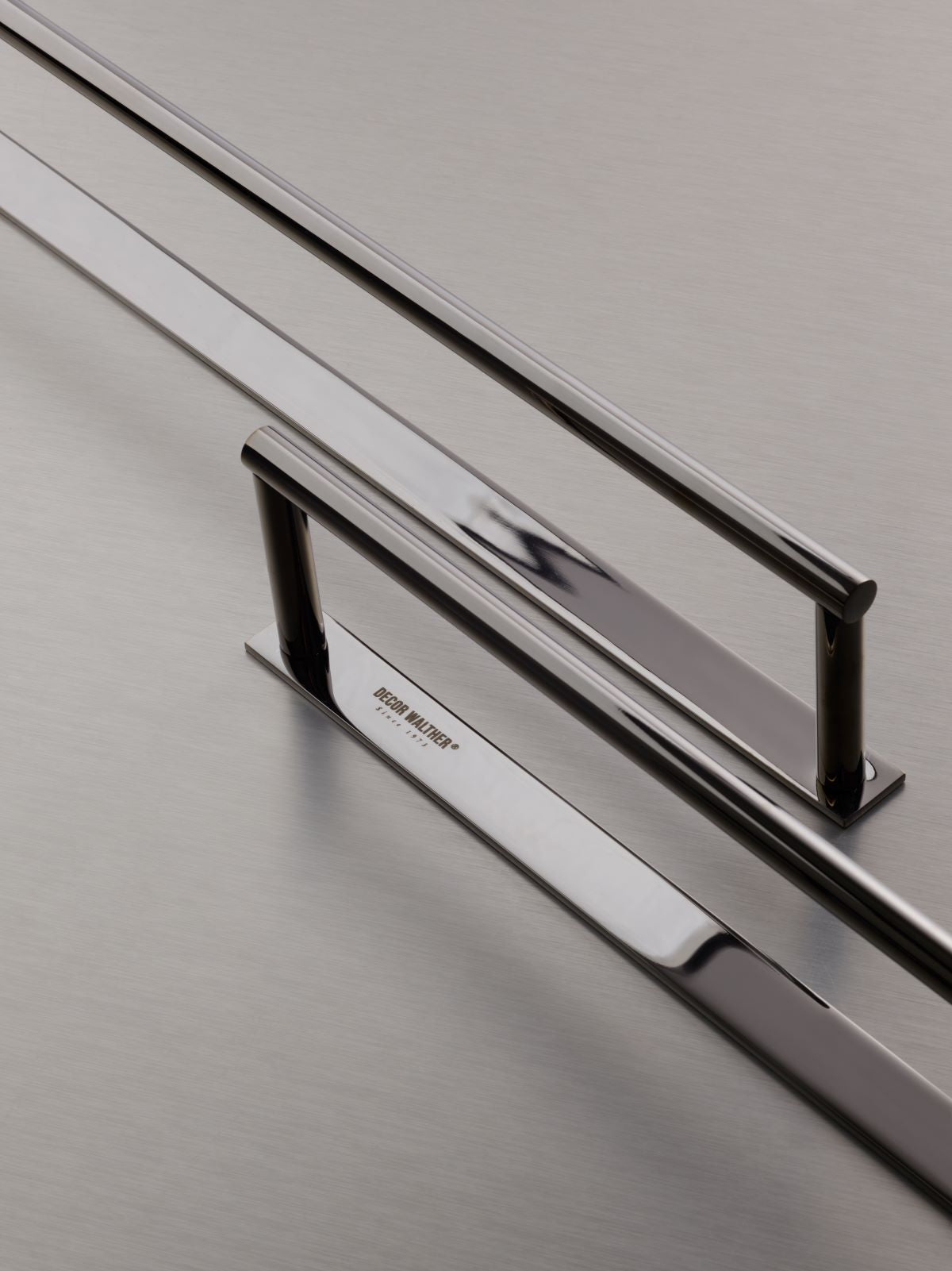 DW MK FRAME HTE30 MIKADO Towel rail - Black Chrome PVD