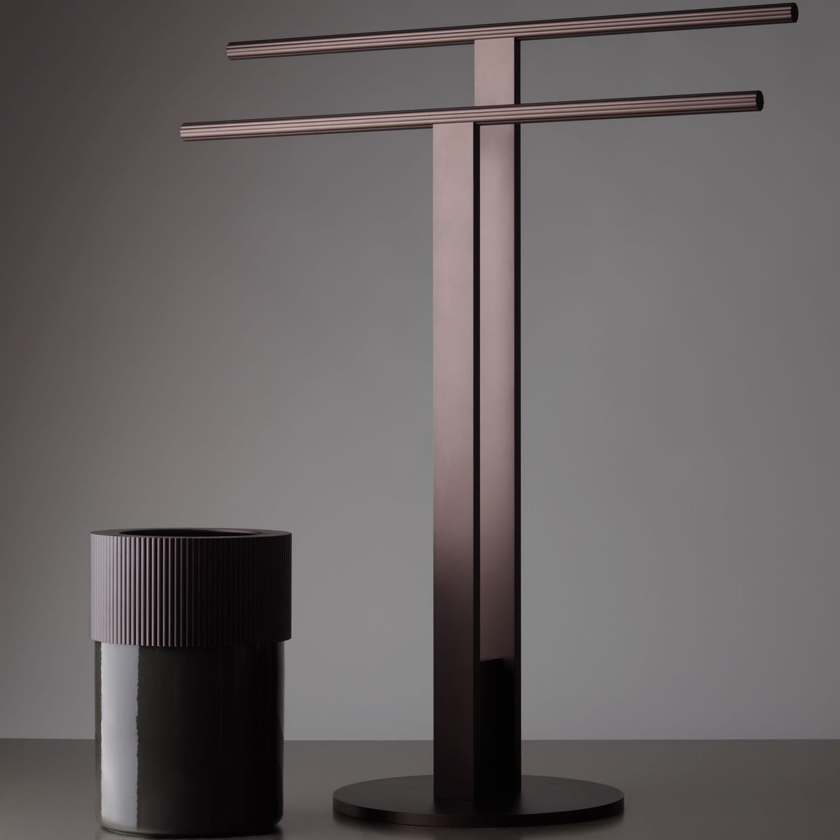 DW  OF.LINE HT Towel Stand - Mocca