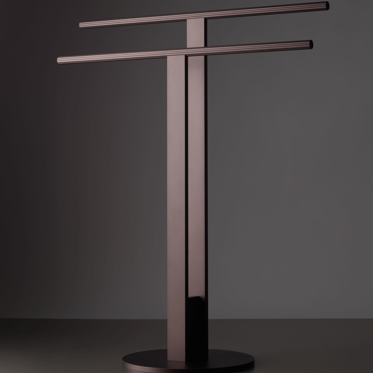 DW  OF.LINE HT Towel Stand - Mocca