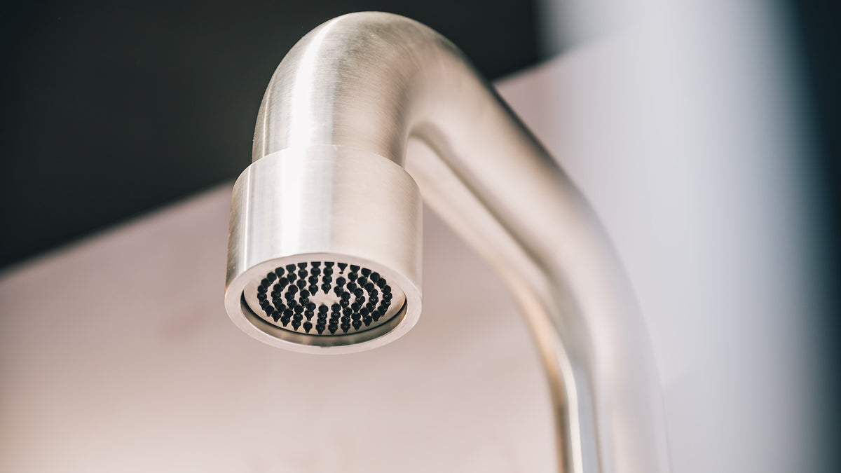 JEE-O Soho Shower 01 Freestanding SS with progressive cartridge