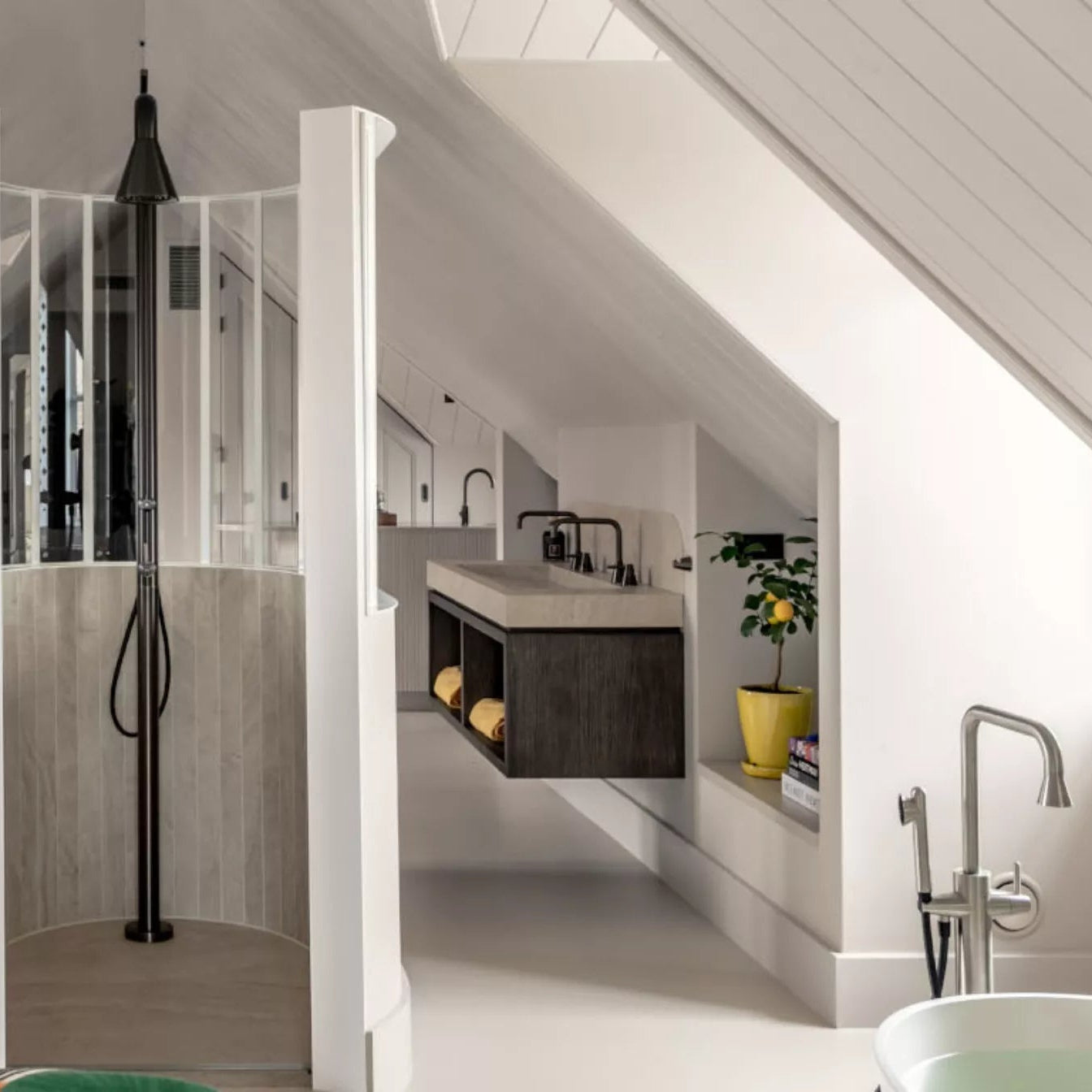 JEE-O Cone Shower 02 Freestanding SS with Hand Shower