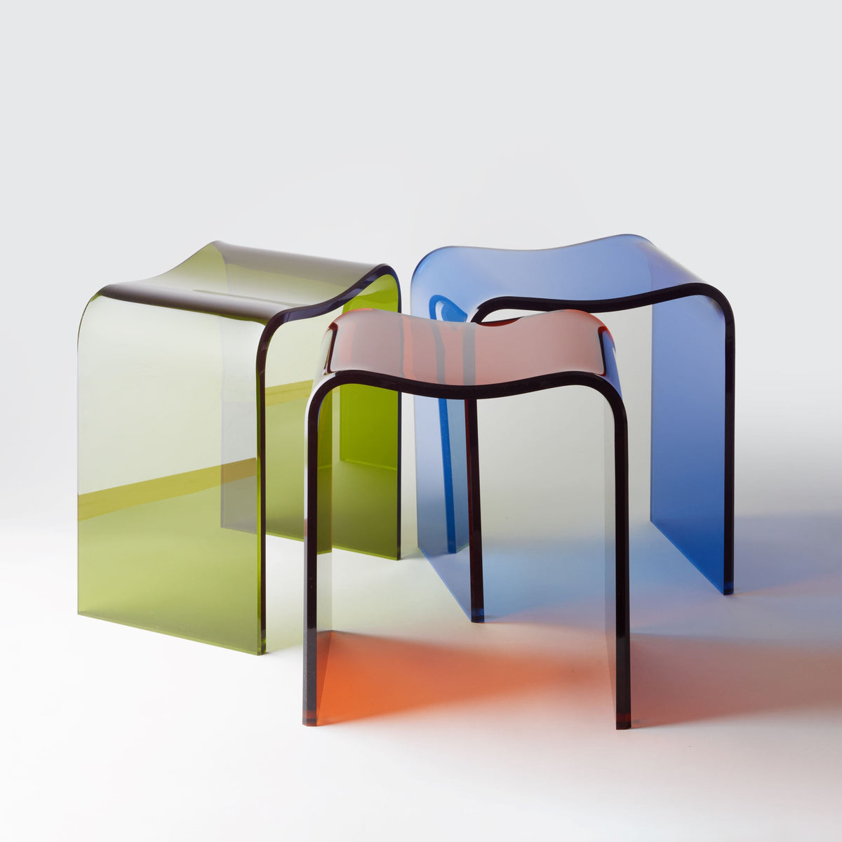 DW 2000 Stool - Acrylic Clear