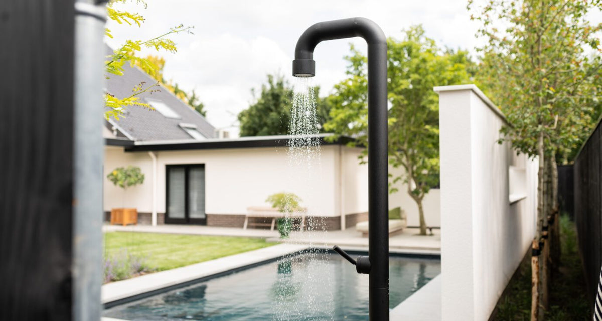 JEE-O Soho Shower 01 Freestanding SS with progressive cartridge
