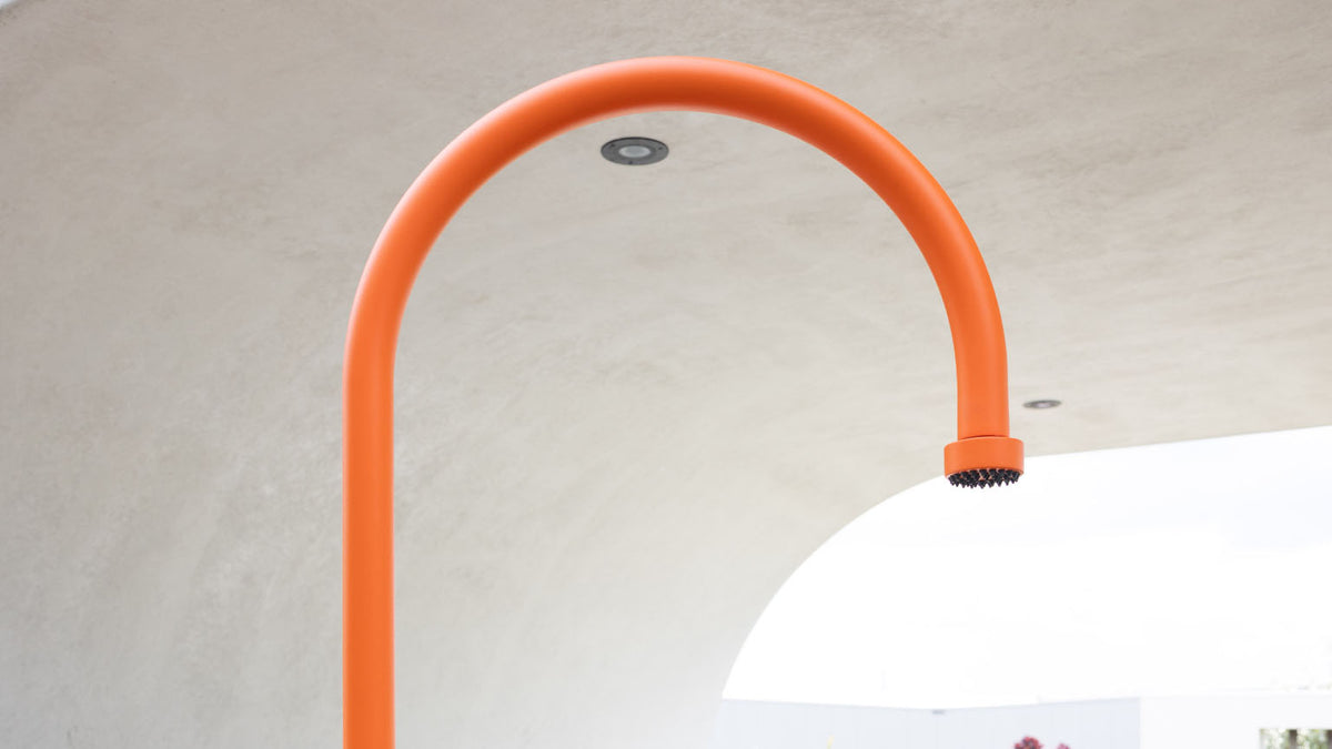 JEE-O IZI Shower (portable) with base - Orange