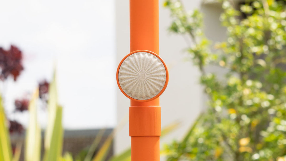 JEE-O IZI Shower (portable) with base - Orange