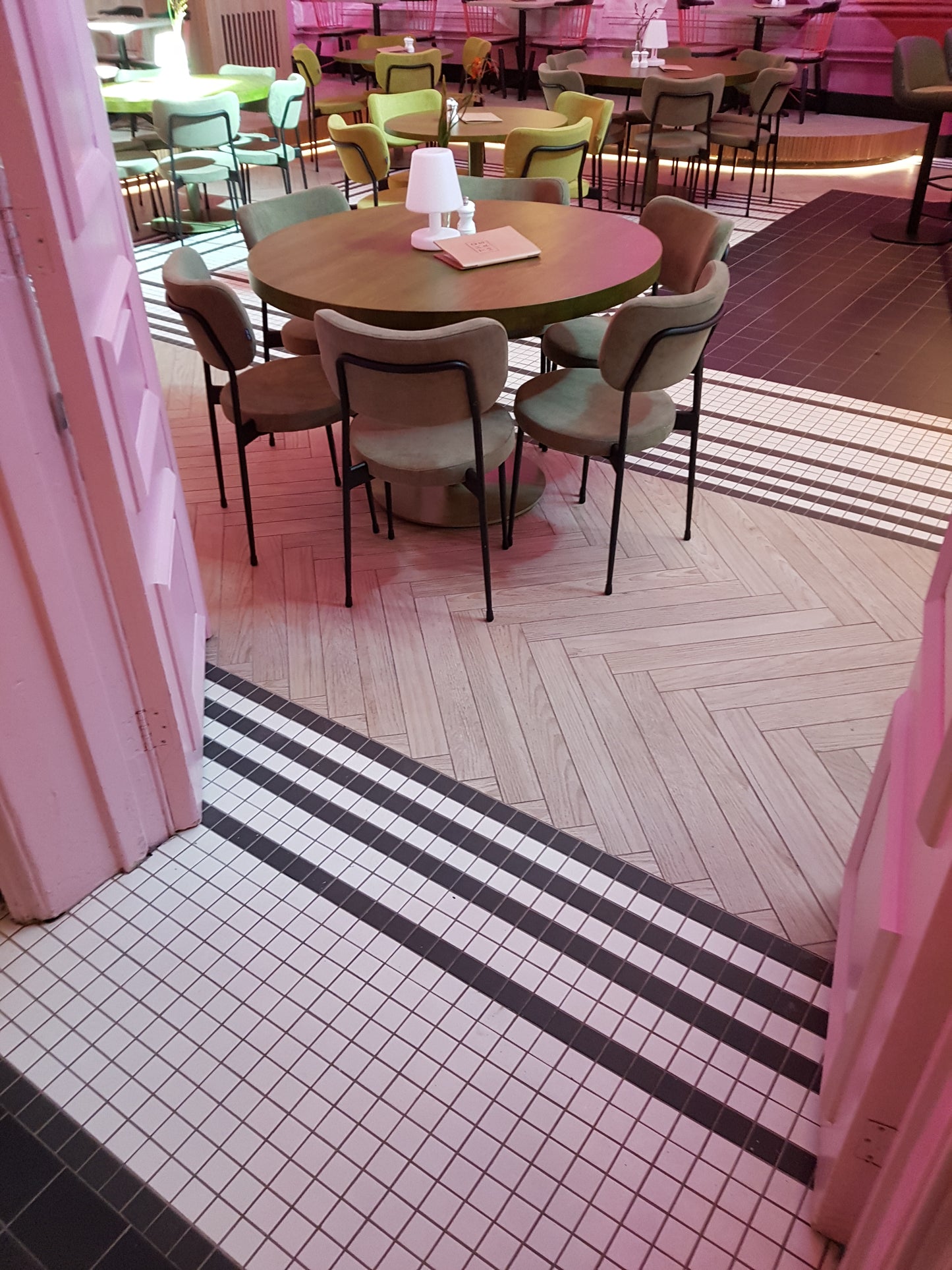TMF London Square Unglazed 48x48 - White
