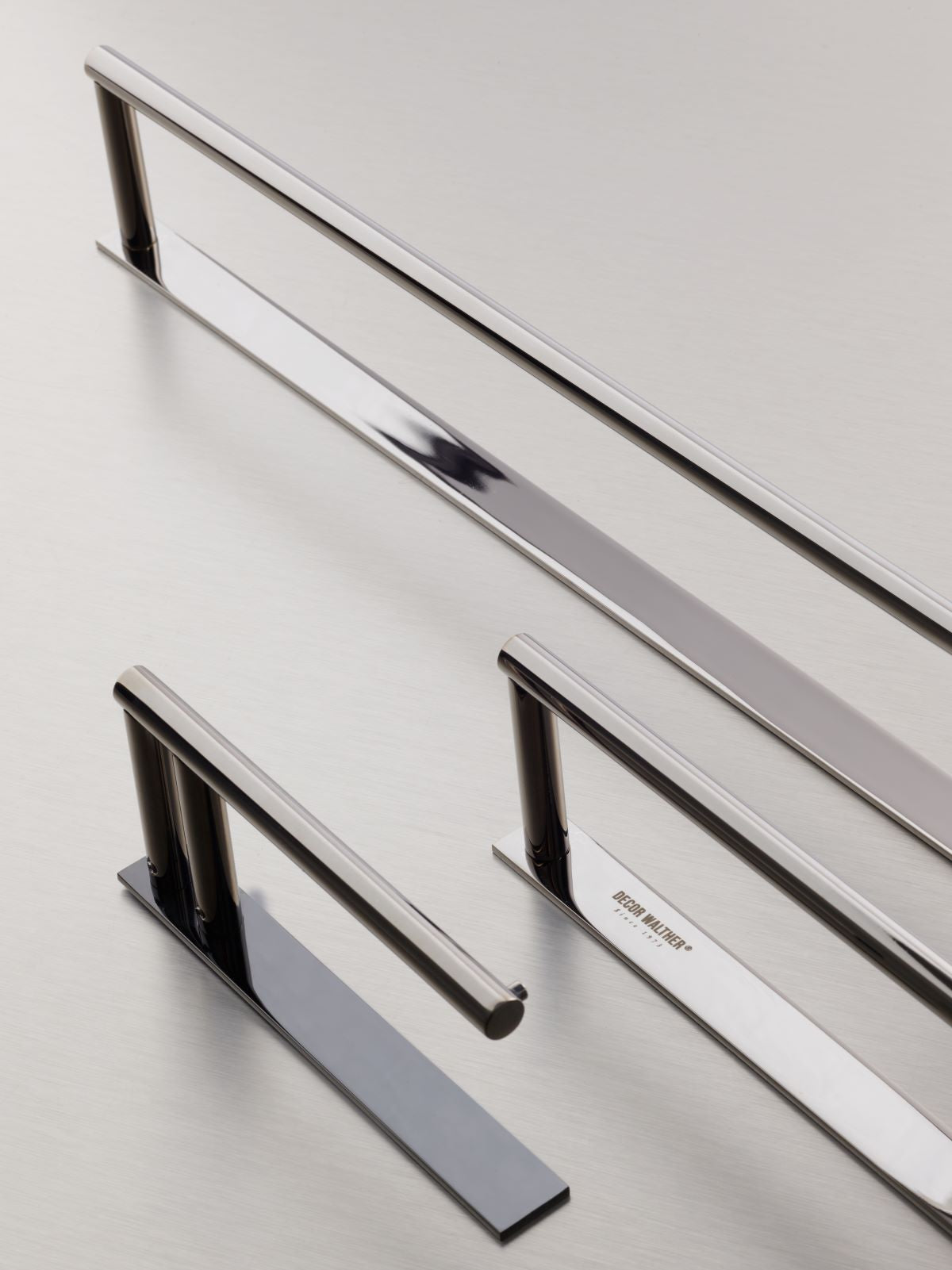 DW MK FRAME HTE45 MIKADO Towel rail - Black Chrome PVD